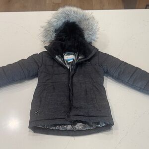 Cozy Kids' Black Puffer Jacket with Faux Fur Trim